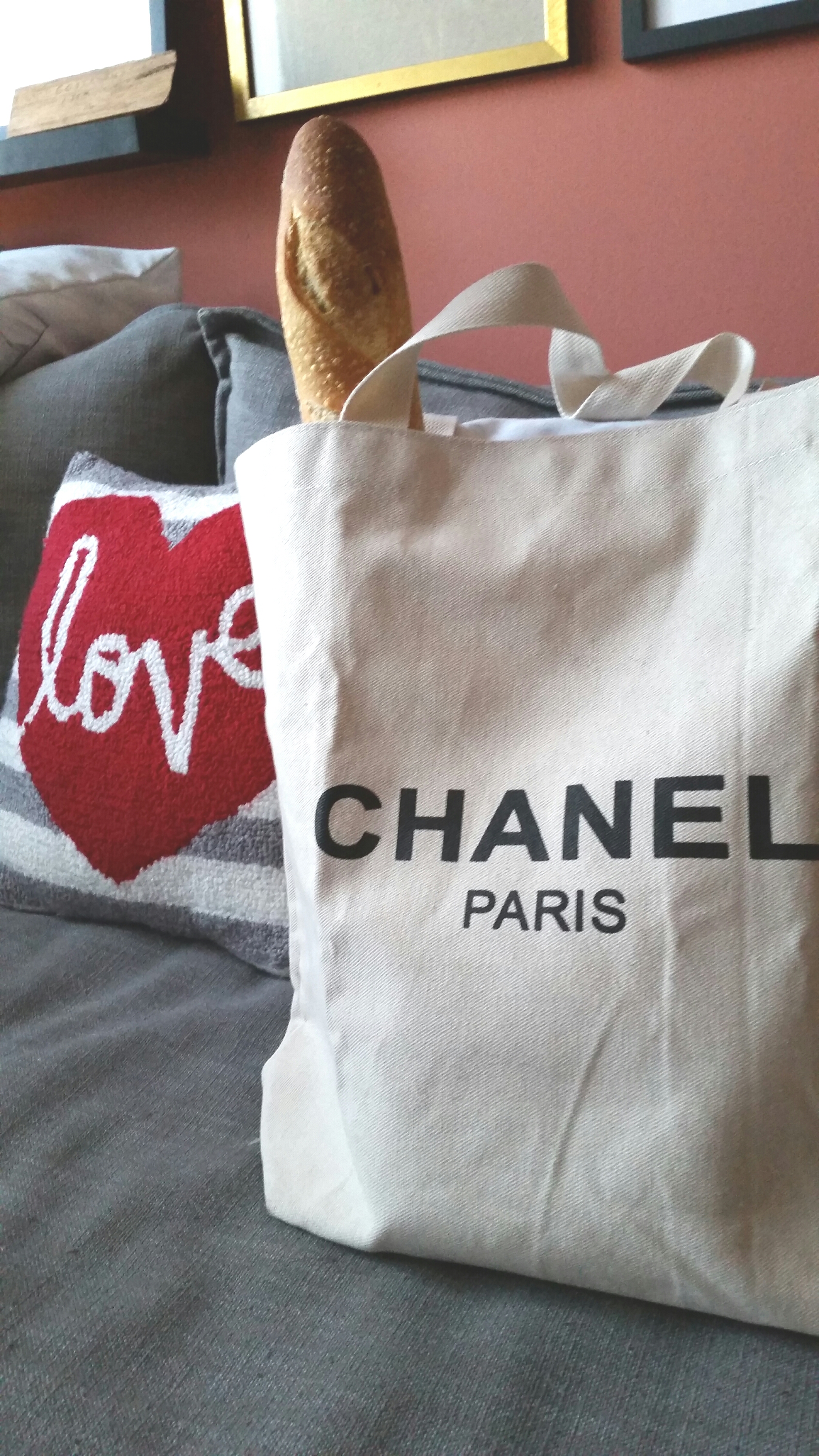 How To Dress Like a French Woman